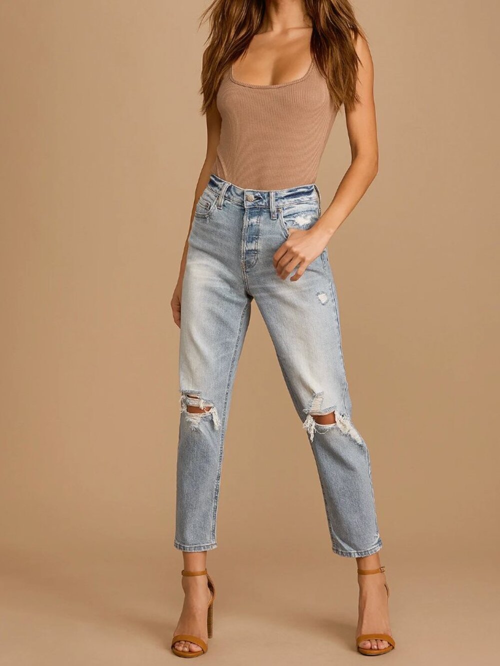 Daze Denim Original Light Wash Denim Distressed High Rise Mom Jeans - Size 27